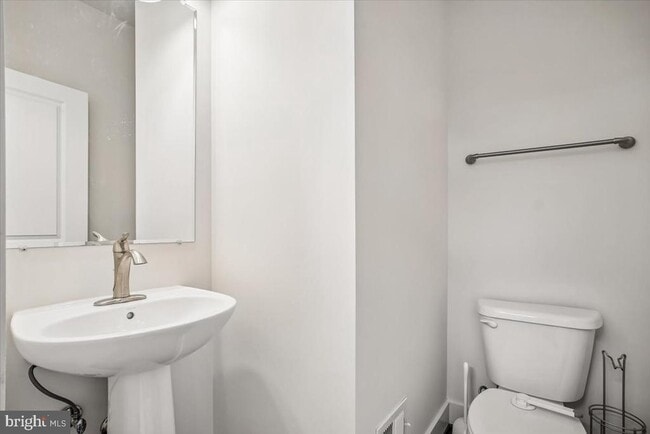 Building Photo - 3016 20th St S