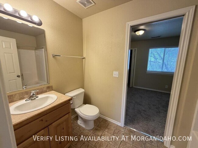 Building Photo - 6698 Poplar-