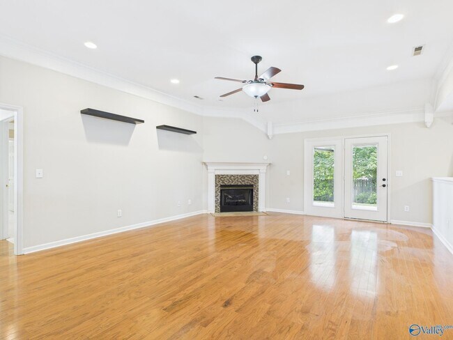 Building Photo - 122 Bellingham Dr