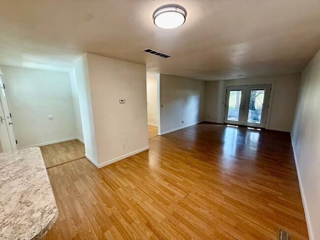 Building Photo - 1620 Ranae Dr
