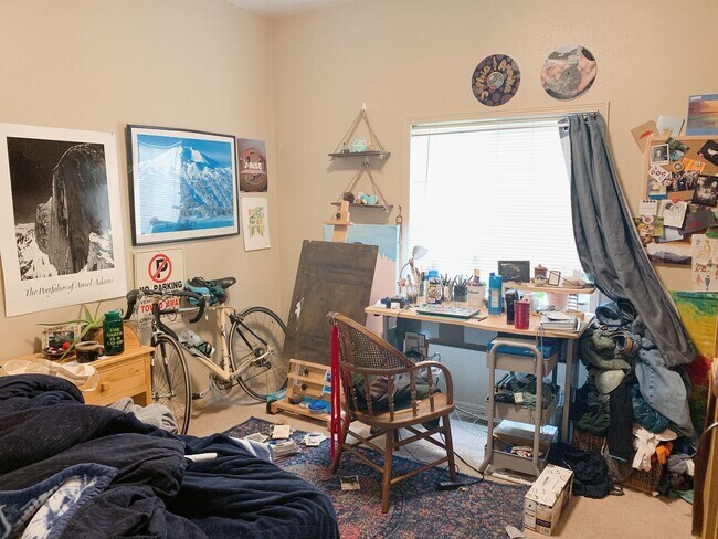 Building Photo - 313/315 Gladstone St