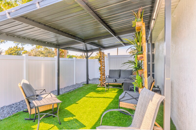 Building Photo - 1875 Williams Manor Ave