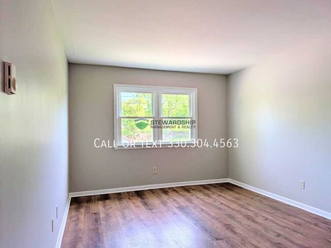 Building Photo - 614 Highland Dr