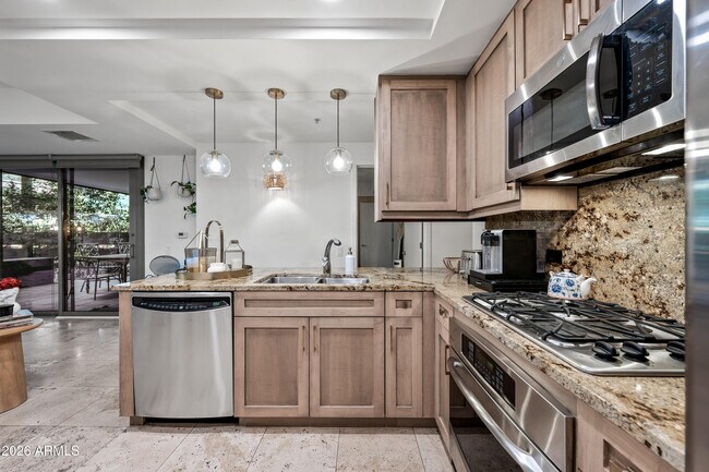 Building Photo - 7151 E Rancho Vista Dr