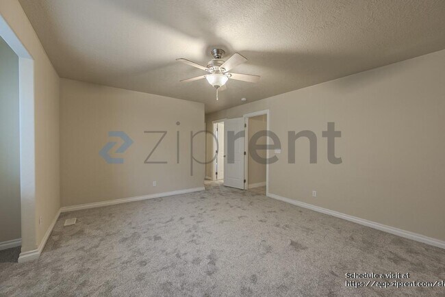 Building Photo - 10326 Avondale Dr