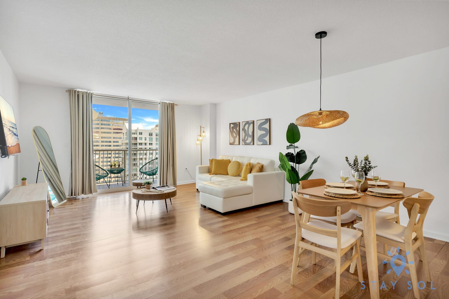 Building Photo - 1200 Brickell Bay Dr