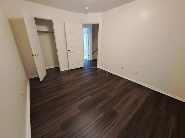 Building Photo - 4102 Pilgram Dr