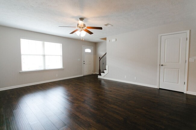 Building Photo - 924 Gamely Wy