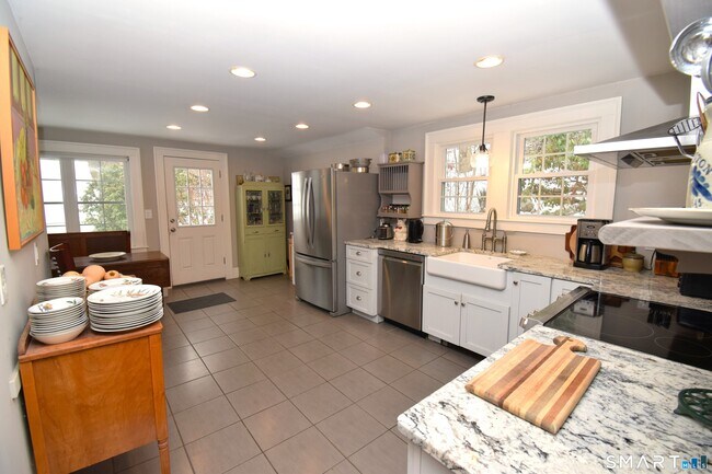 Building Photo - 2203 Durham Rd