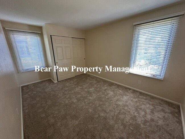 Building Photo - "Great  2-Bed, 2-Bath Condo Genesee"