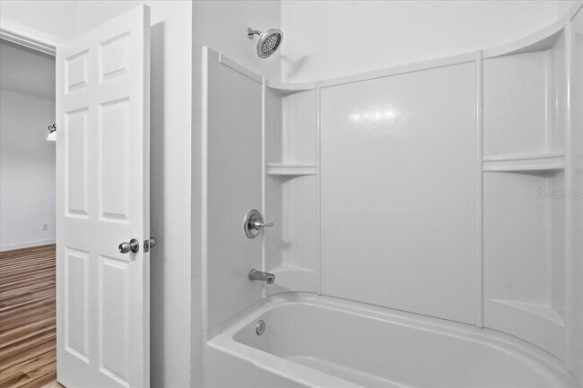 Building Photo - 605 Golden Lake Loop