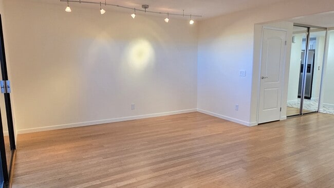 Building Photo - 6263 Joaquin Murieta Ave
