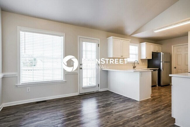 Building Photo - 3 Bedroom Pet-Friendly Home in SMITHFIELD, NC with Main Street Renewal