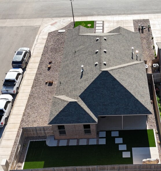 Building Photo - 6800 Lonesome Dove Ln