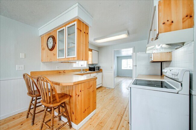Building Photo - Desirable SE Boise Home Minutes From BSU!