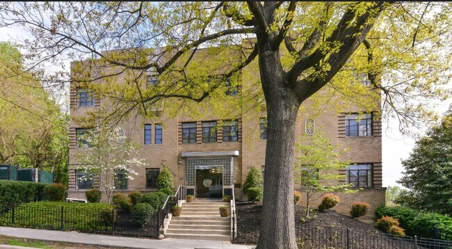 Building Photo - The Macklin