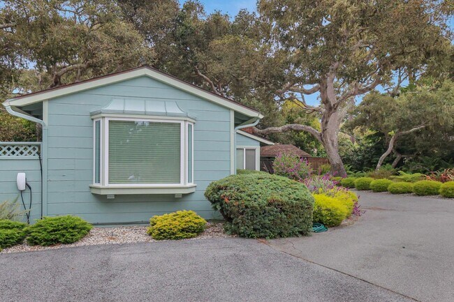 Building Photo - 1087 Lariat Ln