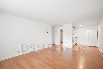 Building Photo - 1415 N Pearl St