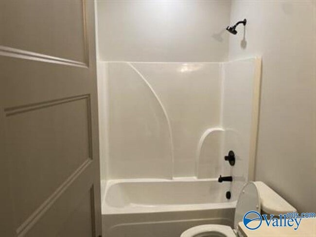 Building Photo - 2905 9th Ave SW