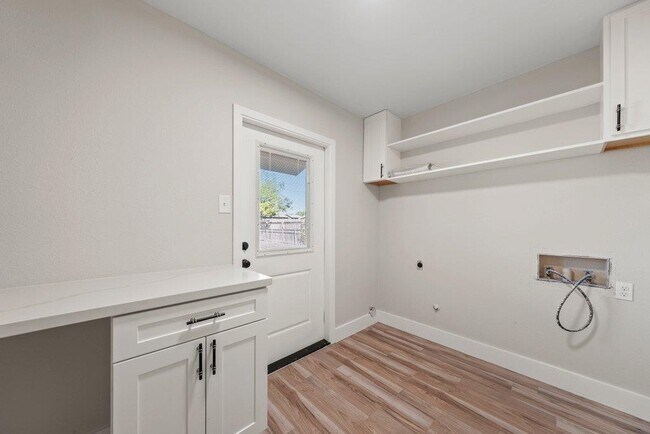 Building Photo - 1313 Redbud Trail