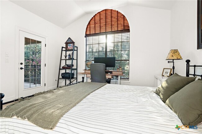 Building Photo - 3107 Sweetwater Cove