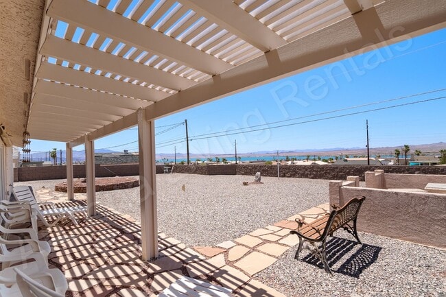 Building Photo - FURNISHED AVAILABLE OCTOBER 2025 - MAY 2026