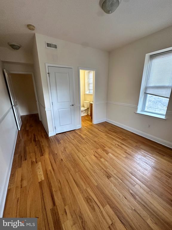 Building Photo - 2258 N Park Ave