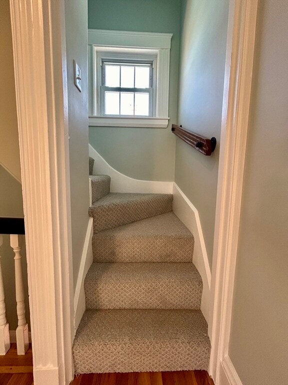 Building Photo - 35 Amherst St