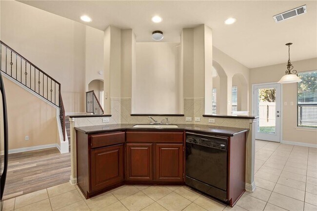 Building Photo - 10112 Channel Island Dr