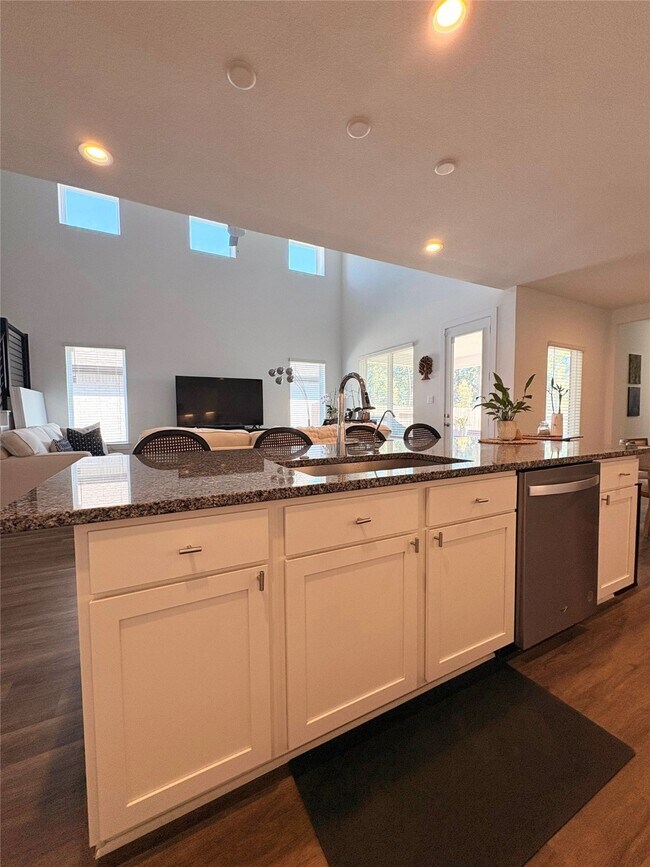 Building Photo - 13712 Moss Lake Ln