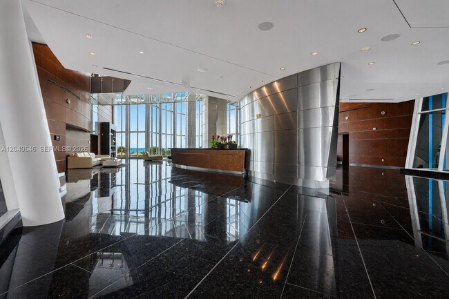 Building Photo - 17001 Collins Ave