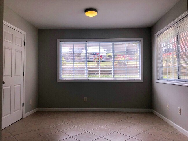 Building Photo - Very Spacious 2bd/2ba Condo in Brookhaven ...