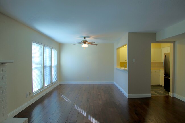 Large dining area - 5881 Preston View Blvd