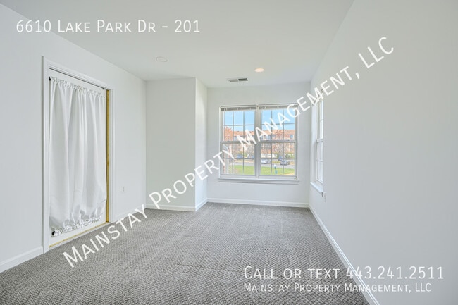 Building Photo - 6610 Lake Park Dr