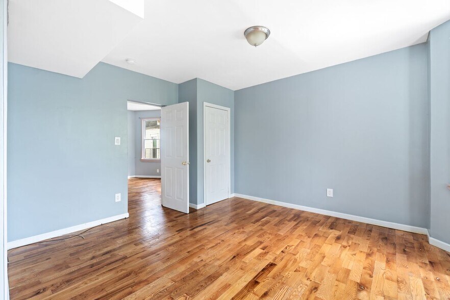 Building Photo - 14-16 Treacy Avenue, 2