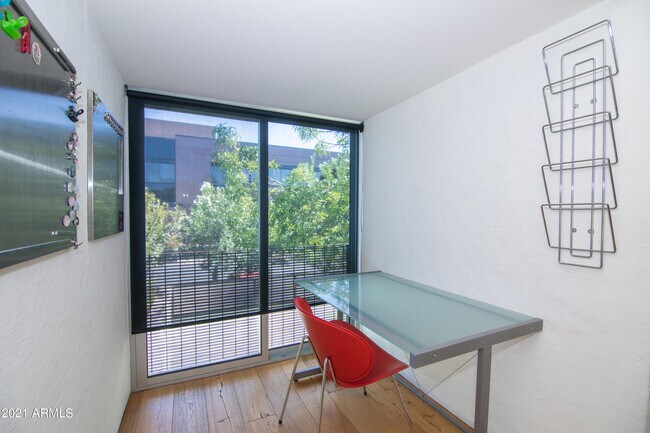 Building Photo - 3261 E Camelback Rd