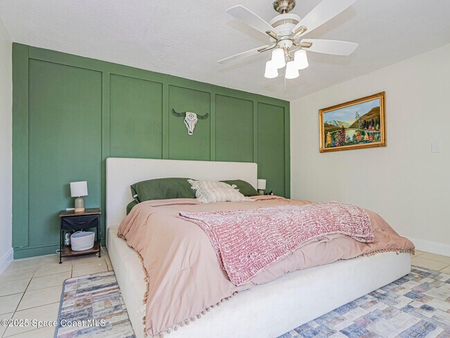 Building Photo - 1170 6th Ave