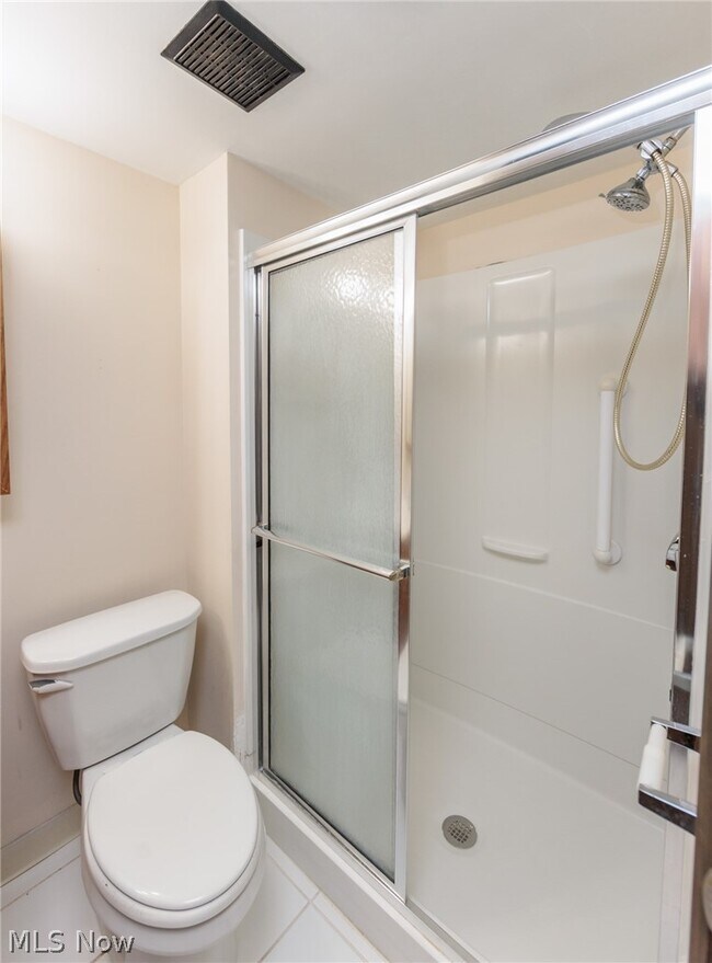 Building Photo - 3265 Mayfield Rd