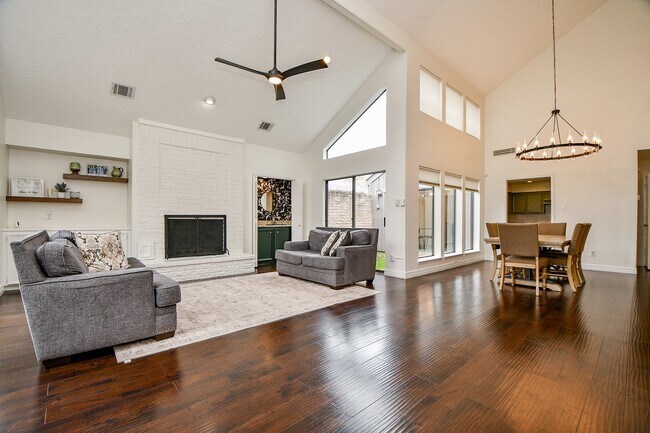 Building Photo - 7711 Hopewell Ln