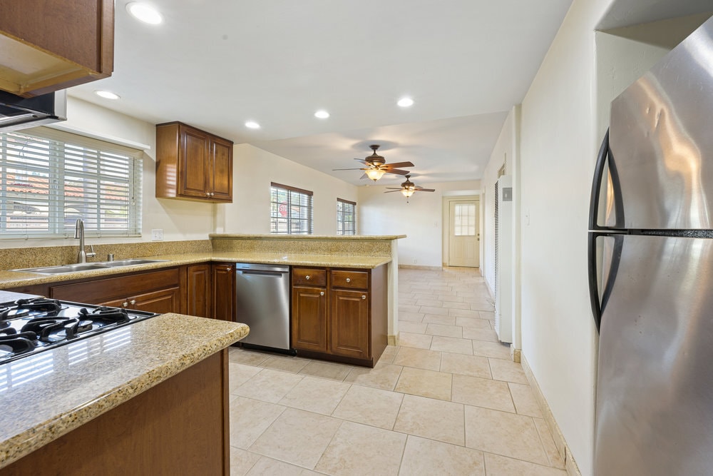 Building Photo - 3896 Harney St