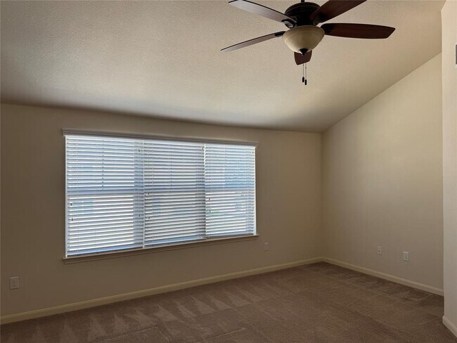 Building Photo - 1620 Bryant Dr