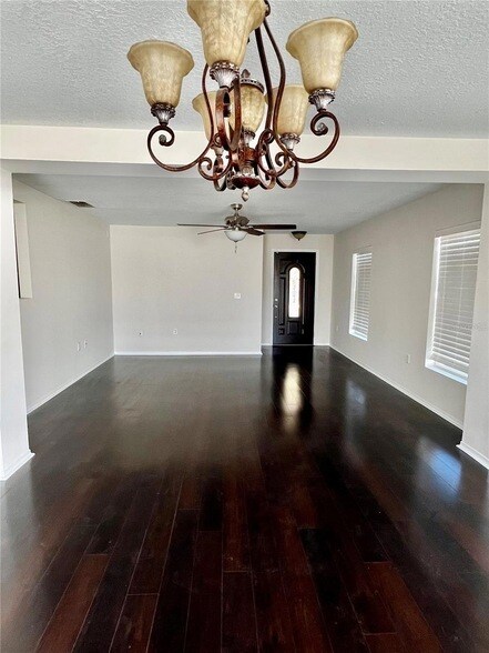 Building Photo - 18916 Randall Pl