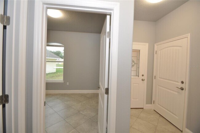 Building Photo - 24 Prosperity Ln