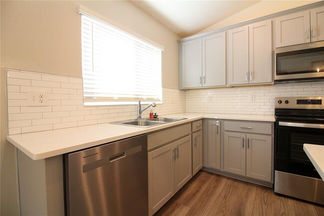 Building Photo - 7109 Cruz Ct