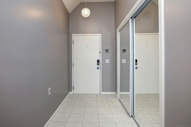 Building Photo - 146 High St