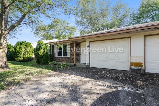 Building Photo - 6477 Rolling Glen Dr