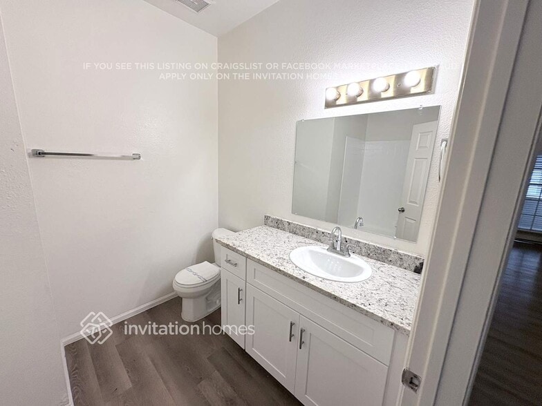 Building Photo - 222 N Heritage Dr