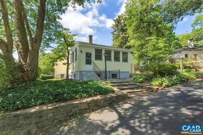 Building Photo - 1601 Del Mar Dr