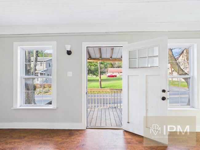 Building Photo - Beautiful 3 Bedroom, 1.5 Bath Home in Pottsville, PA!