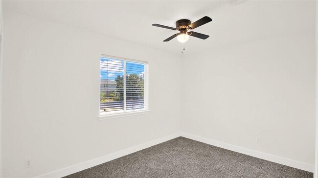 Building Photo - 641 Fort Thomas Pl